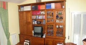 Libreria restaurata in legno bianco shabby 